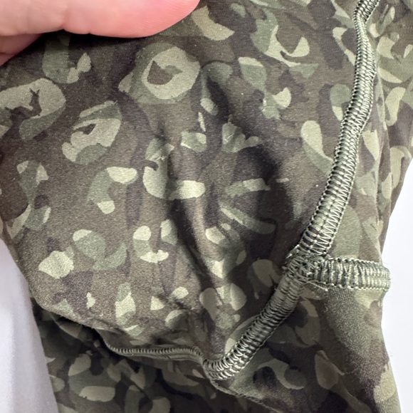 Lululemon Base Pace High-Rise Tight 25" Intertwined Camo Medium Olive Multi 2 - Picture 7 of 11